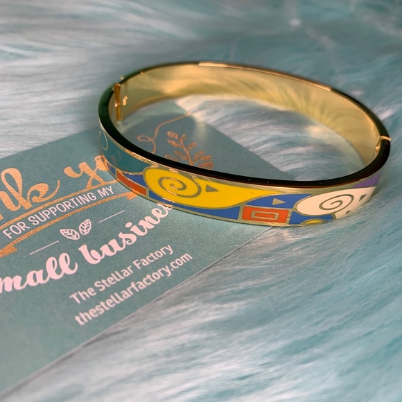 Luxury Vintage Style Bangle - Picture 5 of 7